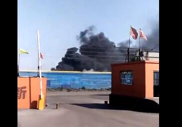 　　7月13日上午9点左右 陕西省榆林市神木县柠条塔一化工厂焦油失火