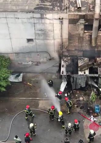 北京朝阳区八里庄北里附近一家名为“永和豆浆”的餐馆突然发生火情